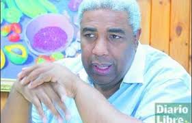 Sigue exceso de secretarios y subsecretarios sin cartera