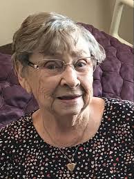 Helen Kistler's Instagram, Twitter & Facebook