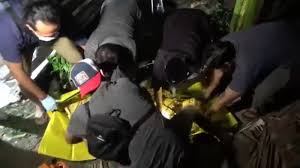 Karena hanya dalam di situs ini kalian akan mendapatkan informasi mengenai video viral kakak adik di hotel ini. Adik Kakak Di Ponorogo Tewas Terkena Ledakan Petasan Rumah Hancur Bagian 1