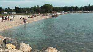 Gul advarsel om tordenvejr er gældende fra onsdag, 1:00am cest indtil. Fazana Beach Fazana Destimap Destinations On Map