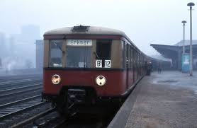 S Bahn Berlin Br 277 An Einen Bahnhof In Ostberlin Um Die 1970er Jahre Quelle Google Bahn Berlin S Bahn Ostberlin