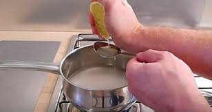 Oui Cette Recette Au Citron Soigne La Toux Remedes Contre La Toux Contre La Toux Remedes Contre La Grippe