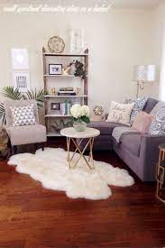 3 Small Apartment Decorating Ideas On A Budget Wohnung Dekorasi Ruang Tamu Kecil Dekorasi Apartemen Kecil Ruang Tamu Apartemen Kecil