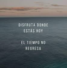 El Tiempo Nos Cambia A Todos El Sendero Del Chaman Cute Spanish Quotes Pretty Quotes Interesting Quotes