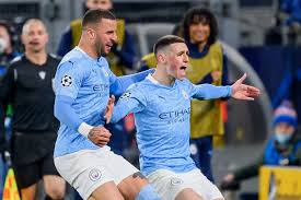 Bernardo silva (manchester city) header from the centre of the box misses to the right. N2dchhtvcghsnm
