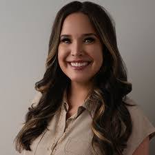 Denise Becerra's Instagram, Twitter & Facebook