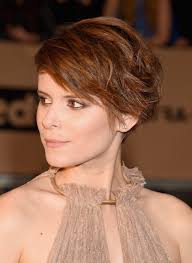 Meche sur cheveux chatain foncé ~ cheveux châtain quelles couleurs de mèches pour les lorsqu il est éclairci les premiers reflets qui vont apparaître seront de couleur rouge foncé lorsque vous descendez de 3 tons vous arrivez à du jaune orangé jaune foncé cela correspond à des couleurs miel. 1001 Exemples Parfaits De La Coupe Courte Effilee A Ne Pas Manquer