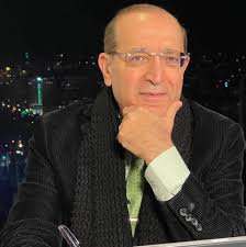 في قصيدة شعر أمريكية: بومة عجوز سكنت غابة بقدر ما رأت أكثر تحدثت أقل سمعت  أكثر لماذا لسنا كهذا الطائر الحكيم.