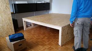Bett auf podest inspirierend paravent selber bauen bett podest. Wie Wir Uns Ein Podest Bauen Eine Diy Anleitung Butterflyfish Podest Bauen Podest Zuhause Diy