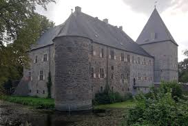 Haus kemnade ist eine zweiteilige anlage im stil der renaissance und des barocks , bestehend aus einem herrenhauskomplex sowie einem östlich vorgelagerten gutshof , der häufig auch als vorburg. Gc8cfh9 Haus Kemnade Letterbox Hybrid In Nordrhein Westfalen Germany Created By Ruhrpod