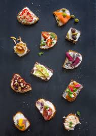 Das Auge Isst Mit Hier Helfen Schon Die Einfachsten Tricks Wie Gewurze Und Krauter Zum Anrichten Gerne Arbeiten In 2020 Essen Das Auge Isst Mit Lebensmittel Essen