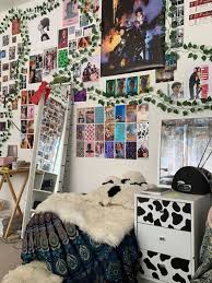 The two styles hope to inspire people to feel free experimenting with the bedroom. Check Me Out In 2020 Retro Room Indie Room Decor Room Ideas Bedroom