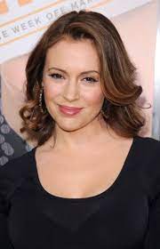 Alyssa Milano Layered Hair Alyssa Milano Hair Medium Hair Styles Hair Styles
