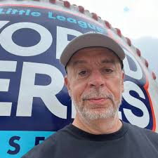 What platforms are available for sending group texts to multiple high  school sports teams with different devices?