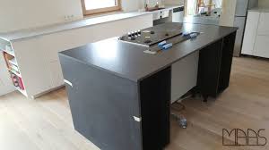 Kuche In Darmstadt Mit Eine Kombination Aus Marmo Und Granit Arbeitsplatten Http Www Arbeitsplatten Deutschland Com Aktuelle P Office Desk Home Decor Desk