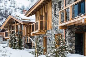 Le Bonnet Du Pretre St Martin De Belleville 3 Vallees 235 M2 Le Bonnet Du Pretre C Est En 2020 Maison De Montagne Moderne Permis De Construire Maison De Montagne