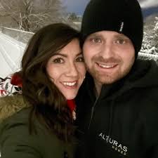 Aloha Kakahiaka Kaneohe. Wow...how's that rain?