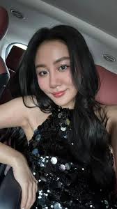 Van Mai Huong begs the audience