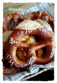 Schwabische Laugenbrezel Schlundis In 2020 Laugenbrezel Brezel Brotchen