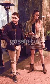 Последние твиты от έλενα κώνστα (@elenakwnsta). Lampros Kwnstantaras Nyxterinh E3odos Me Thn Syntrofo Toy Elena Kwnsta Gossip Tv Gr
