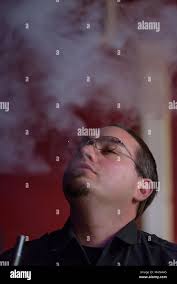 Pipe tobacco smoke Banque de photographies et d'images à haute résolution