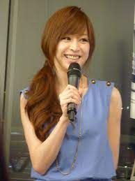 Rap yo yo yo yo cyndi what~ what's wrong with me (ai ni) yo yo cyndi baby what's wrong with me cyndi give me your love you make me sneeze all the time now now zen me wo yi zhi kuang da pen ti zai ling chen san dian er shi liu fen let me sing let me sing a song. Cyndi Wang Wikipedia