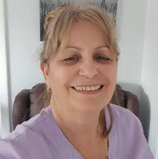 Celebrando el cumpleaños de mi nieta Elis en Fox's Lounge. De iz. a der.  Jesse, yo, Elio (novio de Elis) Elis, Nicolle. Lissy y Gianfranco. También  había un montón de amigos de