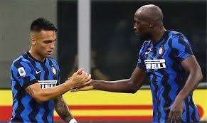 بدأ الإنتر المواجهة بتواجد الثنائي روميلو لوكاكو، ولاوتارو مارتينيز في خط المقدمة، ومن خلفهم آرتورو فيدال، ولكن الفريق لم يتمكن من الوصول إلى الشباك. ØªØ´ÙƒÙŠÙ„ Ø¥Ù†ØªØ± Ù…ÙŠÙ„Ø§Ù† Ø£Ù…Ø§Ù… Ø´Ø§Ø®ØªØ§Ø± Ù„ÙˆÙƒØ§ÙƒÙˆ ÙˆÙ„Ø§ÙˆØªØ§Ø±Ùˆ ÙŠÙ‚ÙˆØ¯Ø§Ù† Ø§Ù„Ù‡Ø¬ÙˆÙ… Ø¨Ø·ÙˆÙ„Ø§Øª