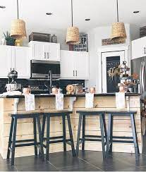 Now, lets us start our guide about decorating space between kitchen cabinets and ceiling. How To Decorate Above Kitchen Cabinets 20 Ideas