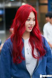 Photoblog Dedicated To Female Kpop Idols Kpop Hair Color Red Hair Kpop Red Scene Hair