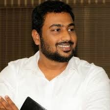 Sam Moses's Instagram, Twitter & Facebook