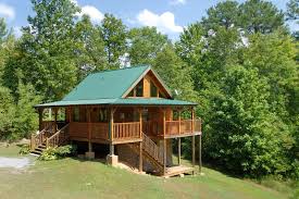 Horse grazing in the yard of a mountain log cabin by greg dale : Mountain Lake Hideaway Has Grill And Cable Satellite Tv Updated 2021 Tripadvisor Gatlinburg Vacation Rental