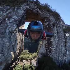 Trilha da pedra furada no morro da igreja em urubici com a serra sul turismo. Video Atleta Desafia A Morte E Voa No Meio De Pedra Furada Em Sc