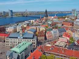 Hohe berge gibt es nicht. Stadtereise Lettland Riga Jugendstil Stadt An Der Ostsee