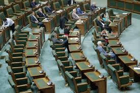303/2004 a fost publicată în monitorul oficial al româniei, partea i, nr. Senatul A Adoptat Un Proiect Care ReglementeazÄ Legea Pensiilor Militare De Stat Stiri Pe Surse Cele Mai Noi Stiri