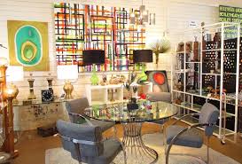 This modern desert home was designed by schmidt architecture in collaboration with the wiseman group, located in palm springs, california. Palm Springs Antiques Shopping How To Shop The Sunny Dunes Vintage District For Home Decor In Palm Springs