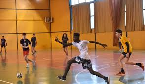 A la salle st roch inscriptions à 13h00 début du tournoi à 13h30 25 € pour une équipe de 5 joueurs. Tournoi De Foot En Salle De La Ville De Tulle Le Tournoi Des Copains Tulle 19000