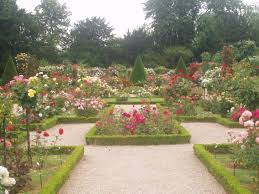 bagatelle jardin des roses garden fountain fountains flower garden