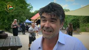 "Olyan emberek vannak itt, akik szívesen találkoznak egymással"