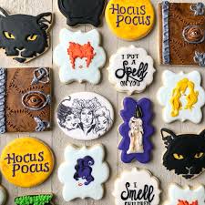 Sissssstaaahs Limited Amount For Sale Now Link In Bio Hocuspocus Hocuspocuscookies Hal Halloween Treats Easy Halloween Cookies Decorated Cookies Theme