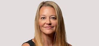 Carrie Roth's Instagram, Twitter & Facebook