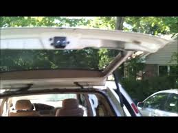 The plastic latch handle lever just happened to break when i was at a friend house while inspecting her car. How To Fix Broken Tailgate Latch On Toyota Sienna Youtube