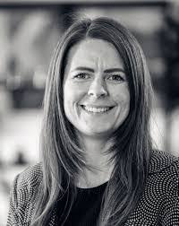 Lisa Pedersen's Instagram, Twitter & Facebook