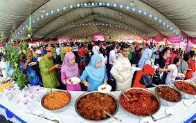 Hari raya aidilfitri is a holiday which is celebrated in indonesia, malaysia, singapore, philippines, and brunei, and celebrates the end of ramadan. Kemeriahan Aidilfitri Astro Awani