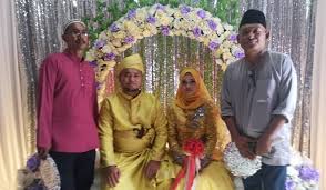 The daughter of renowned malaysian chef datuk redzuawan ismail posted a lengthy rant on petaling jaya, may 31 — actress and tv host serina redzuawan has had enough of a curry puff. Wmhgnnupqlpsym