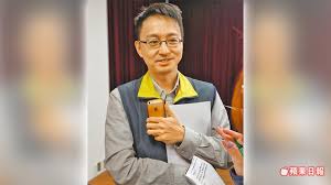 快醒醒，英雄。 距游戏首次公布的八年后， 《赛博朋克2077》终于正式和大家见面了。 进入夜之城的钥匙现在就握在你的手中。 是时候偷一波装备，寻一些刺激或是来一两场超梦体验了! è˜‹æžœæ–°èžç¶² è˜‹æžœæ—¥å ±