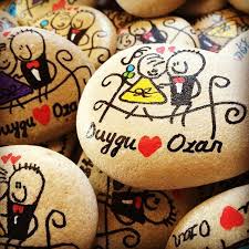 Duygu Ozan Evleniyor Magnet Nikah Tasboyama Tassanati Gelin Damat Paint Stones Stone Art Painted Rocks Ve Stone Painting
