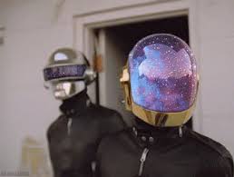 Er ist die fortsetzung des 1982 entstandenen films tron.als produzent fungierte steven lisberger, der regisseur des ersten teils. Daft Punk Gifs Primo Gif Latest Animated Gifs