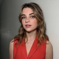 Raegan Revord 🌻 (@rae.revord)