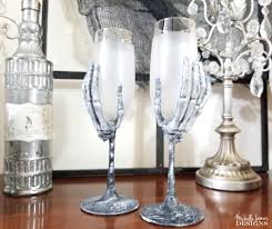 Planning a romantic night out, or you wanna invite your crash home? How To Make Creepy Skeleton Wine Glasses For Halloween